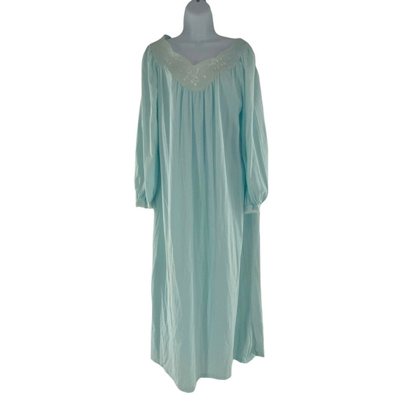 Miss Elaine Vintage Nightgown Women's Size Medium Embroidered Neckline Sleepwear - Picture 1 of 8